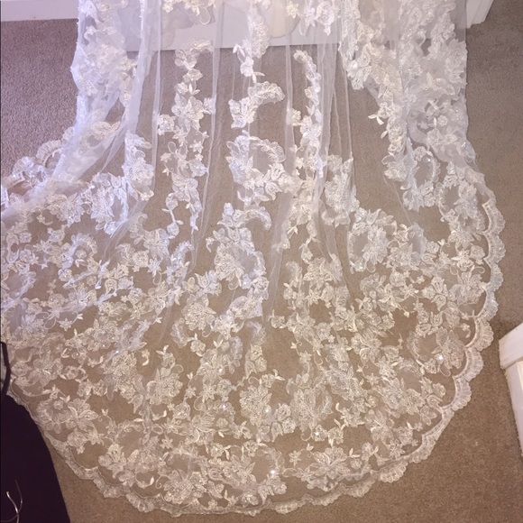 Size 7. M. From bridal solutions in KCMO. - Picture 3 of 8